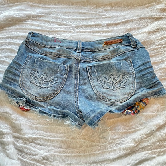 Almost Famous Shorts - Picture 4 of 5